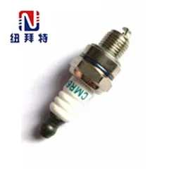 Pot folosi orice bujie pentru mașina mea de tuns?